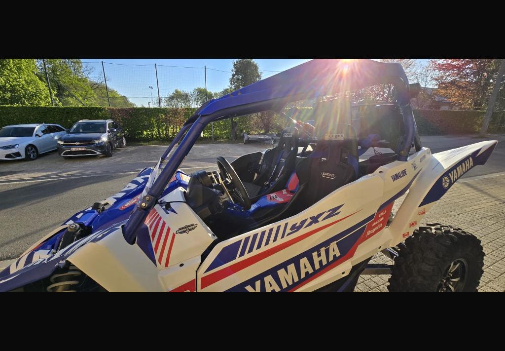 Buggy YXZ 1000, 3 cylindres, 12 à 35 kW, 1000 cm³
