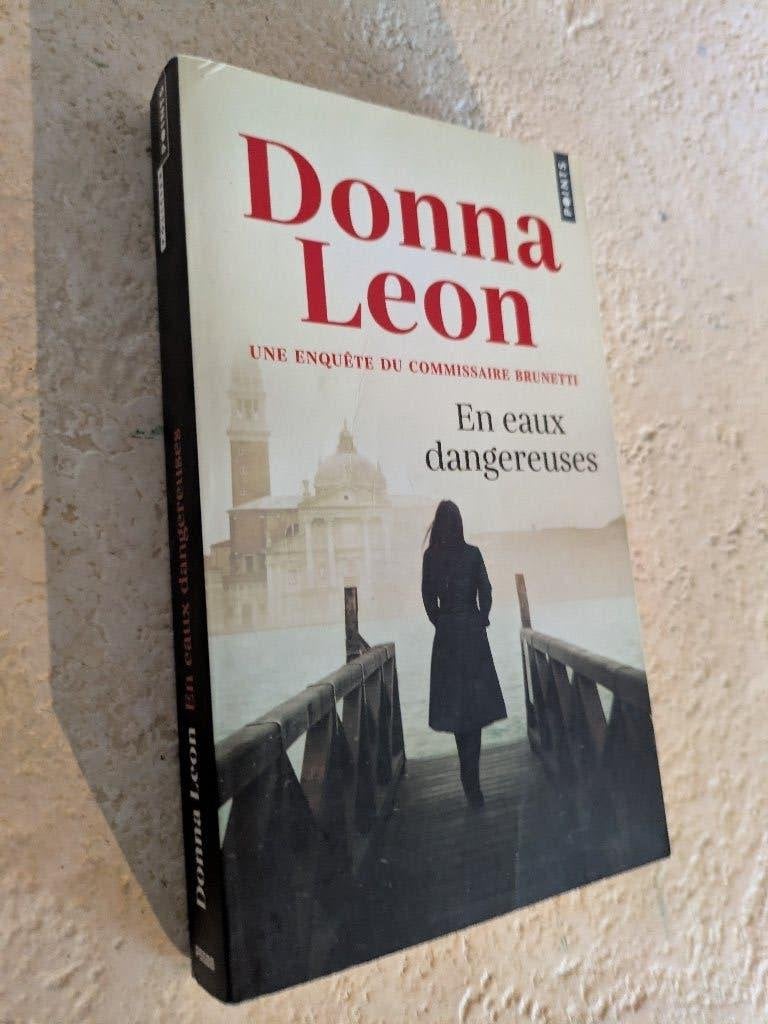 En eaux dangereuses (Donna Leon)., Boeken, Gelezen, Tv-bewerking, Donna Leon., Verzenden