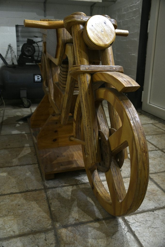 Houten moto , caferacer , mancave , enz..., Enlèvement, 1 cylindre