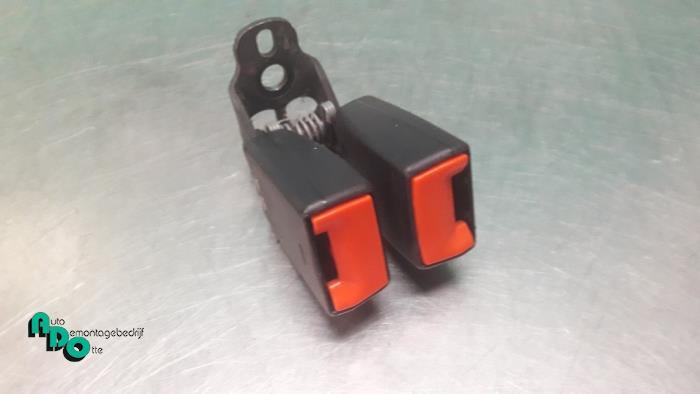 Insertion ceinture de sécurité arrière droite d'un Ford F, -, 3 mois de garantie, -, -