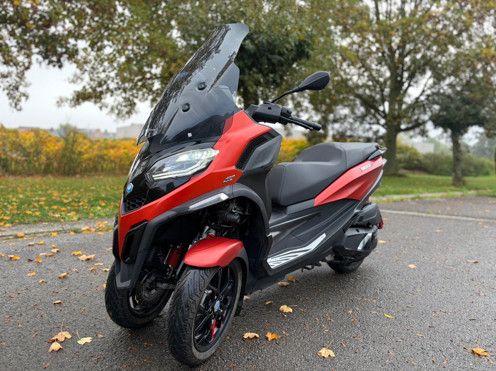 Piaggio MP3 400 HPE 2023 - Slechts 4.500 km - Topstaat, Motoren, Particulier, Scooter, ABS