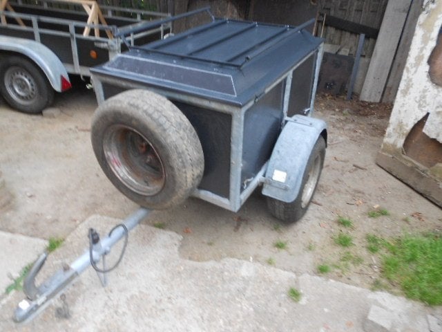 Gesloten aanhangwagentje of bagageaanhangwagen, Enlèvement, Utilisé