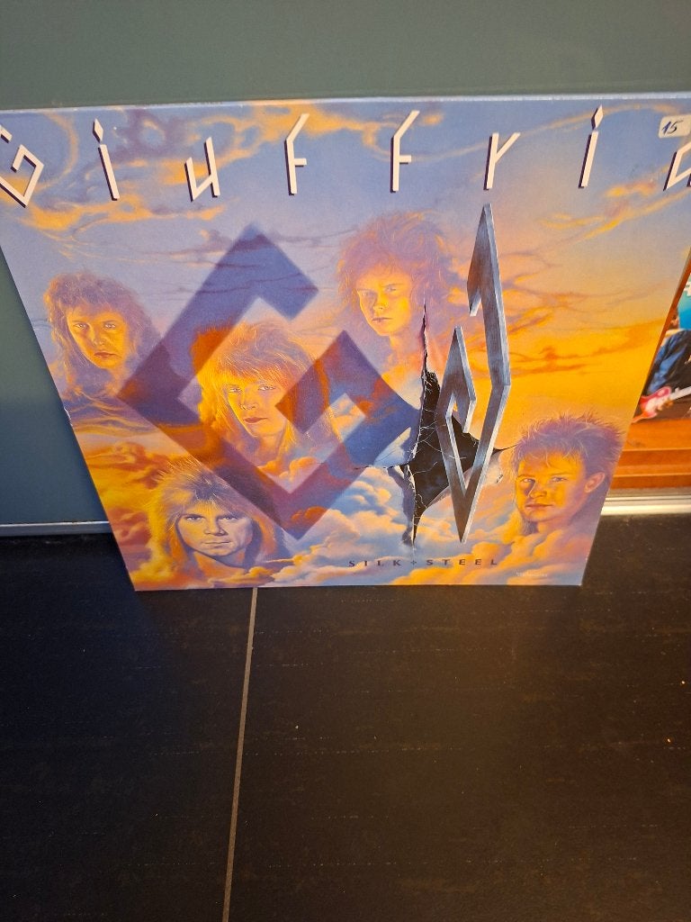 lp - giuffria - silk + steel - bak 4, Cd's en Dvd's, LP, Ophalen of Verzenden, Zo goed als nieuw, Hardrock