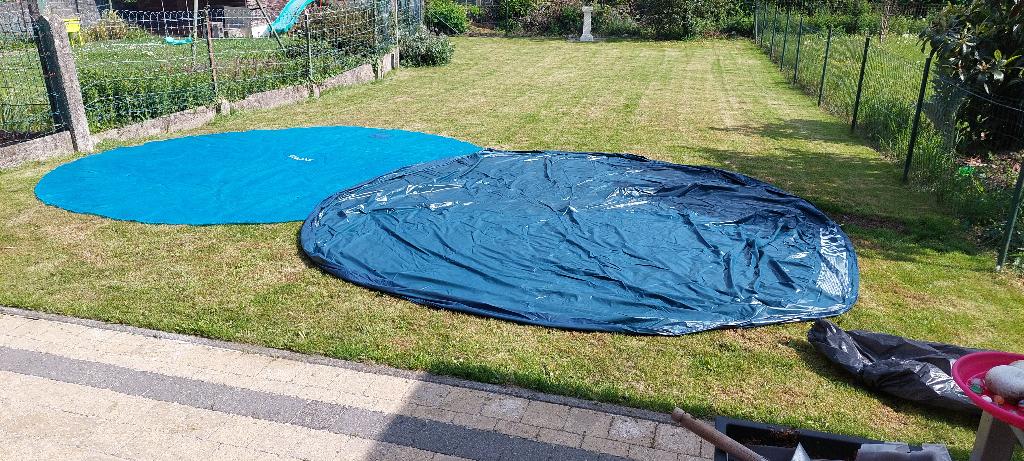 Bâches 1 Protection et 1 solaire bulles, Enlèvement, Comme neuf, Rond, Piscines hors sol