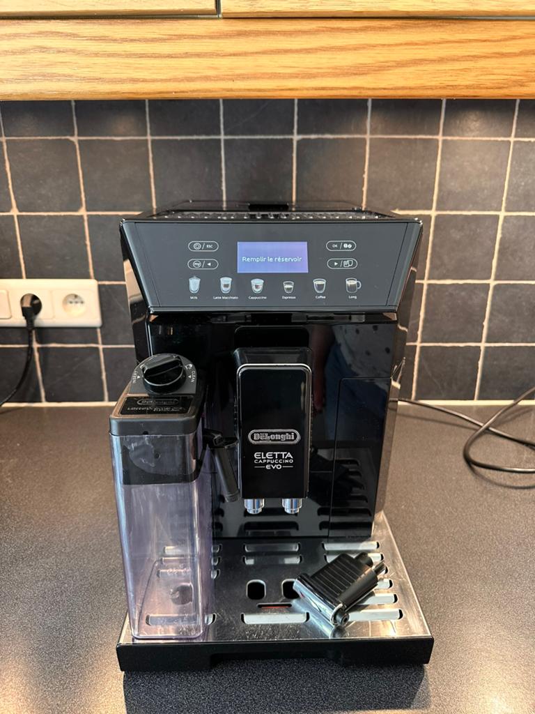 Delonghi Eletta capuccino Evo, Ophalen, Gebruikt, Gemalen koffie, Combi