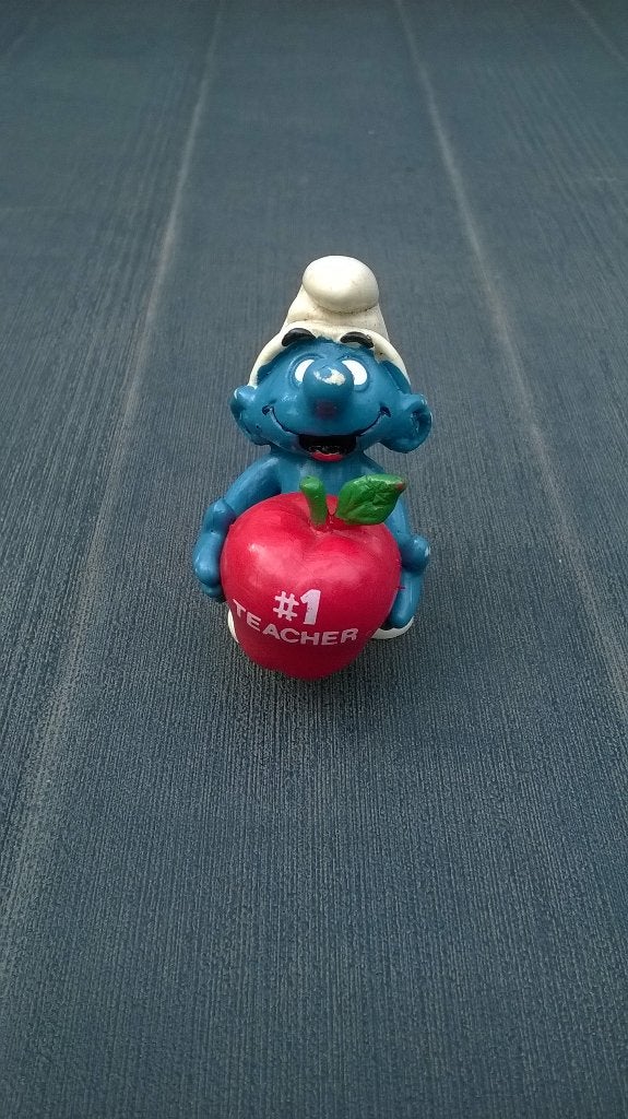 Smurf met rode appel – Variant 2.0160, Verzamelen, Ophalen of Verzenden, Gebruikt, Overige Smurfen, Poppetje, Figuurtje of Knuffel