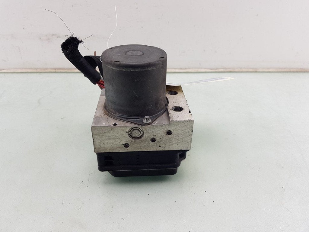 BLOC ABS (FREINS ANTI-BLOCAGE) Audi Q5 (8RB), Robert Bosch AG, Audi, Utilisé, Robert-Bosch-Allee 1
74232  Abstatt, DE