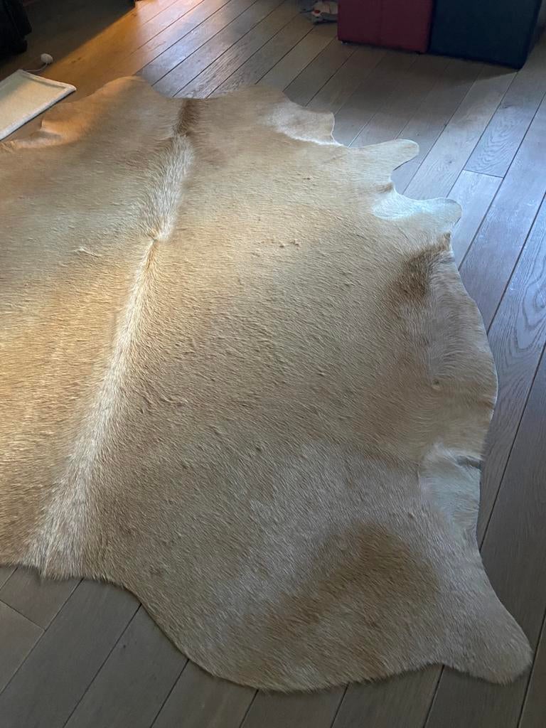 Echt dierenhuid tapijt ,beige 6 maand oud ,, Huis en Inrichting, Stoffering | Tapijten en Vloerkleden, Ophalen, Zo goed als nieuw