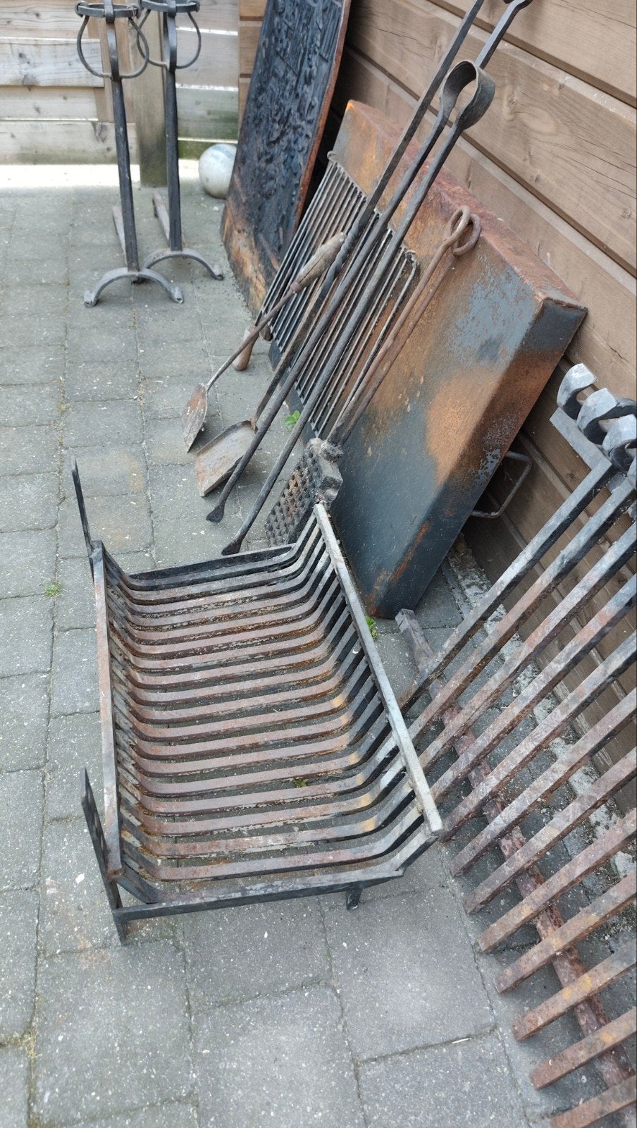 Complete antieke gietijzeren haardset: haardplaat, haardbokk, Doe-het-zelf en Bouw, Metalen, Ophalen