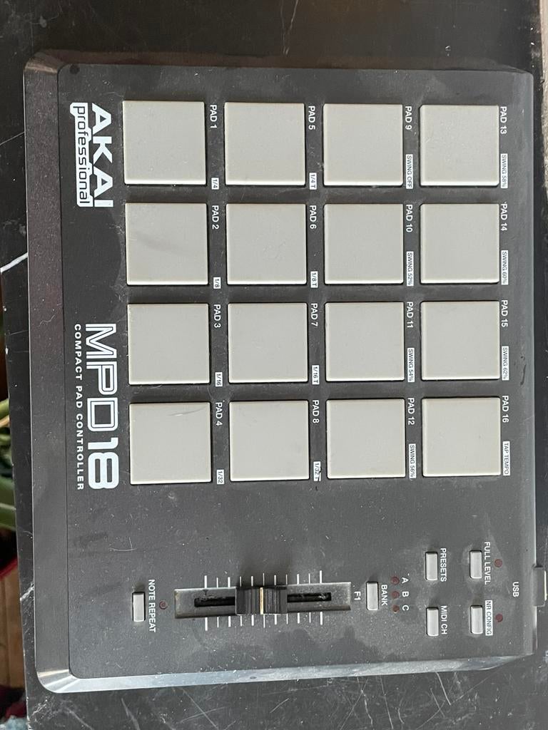 Akai mpd18, Enlèvement, Utilisé