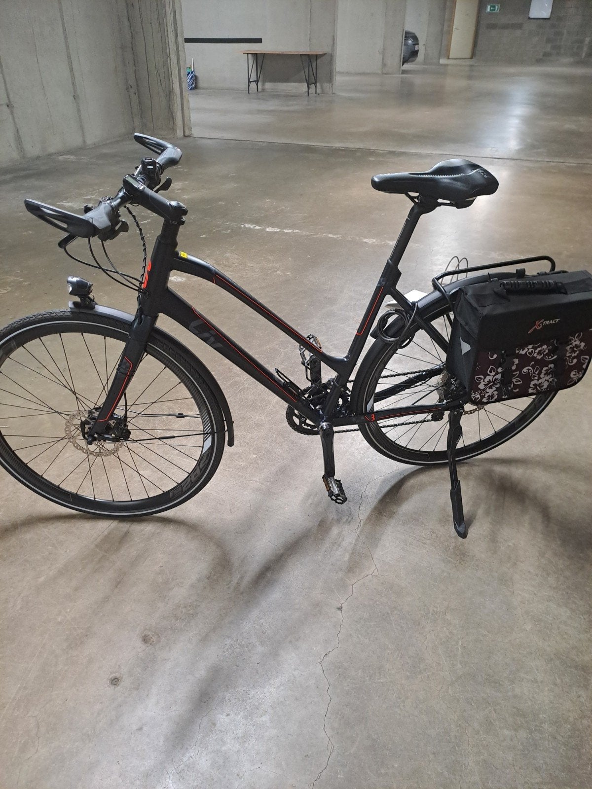 sportieve stadsfiets, Fietsen en Brommers, 47 tot 50 cm, Versnellingen, Zo goed als nieuw, Schijfrem