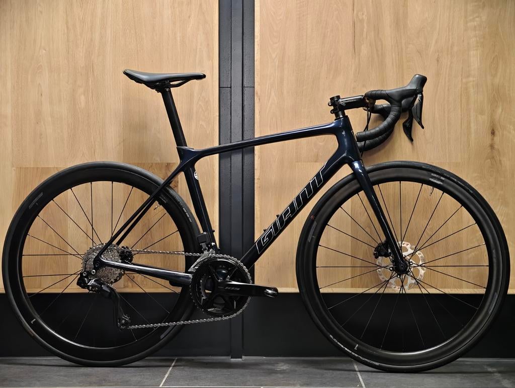 Velo de route Giant tcr advanced 1 + full carbone, Carbone, Giant