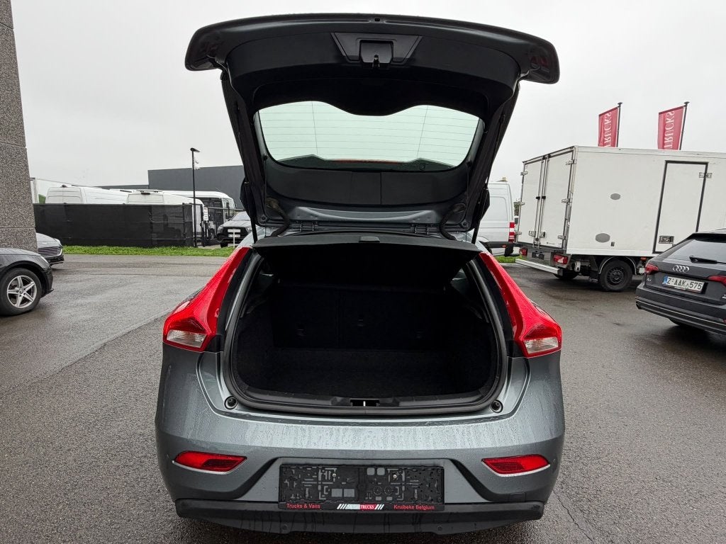 Volvo V40 ( Stock ID 14382) — 24