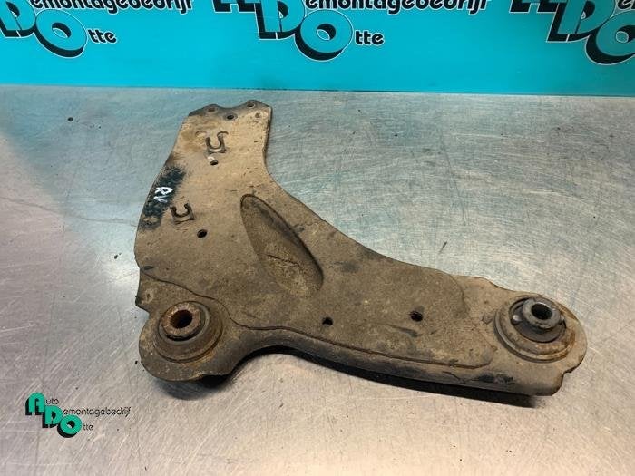 Draagarm rechts-voor van een Renault Trafic, Gebruikt, -, Renault, -