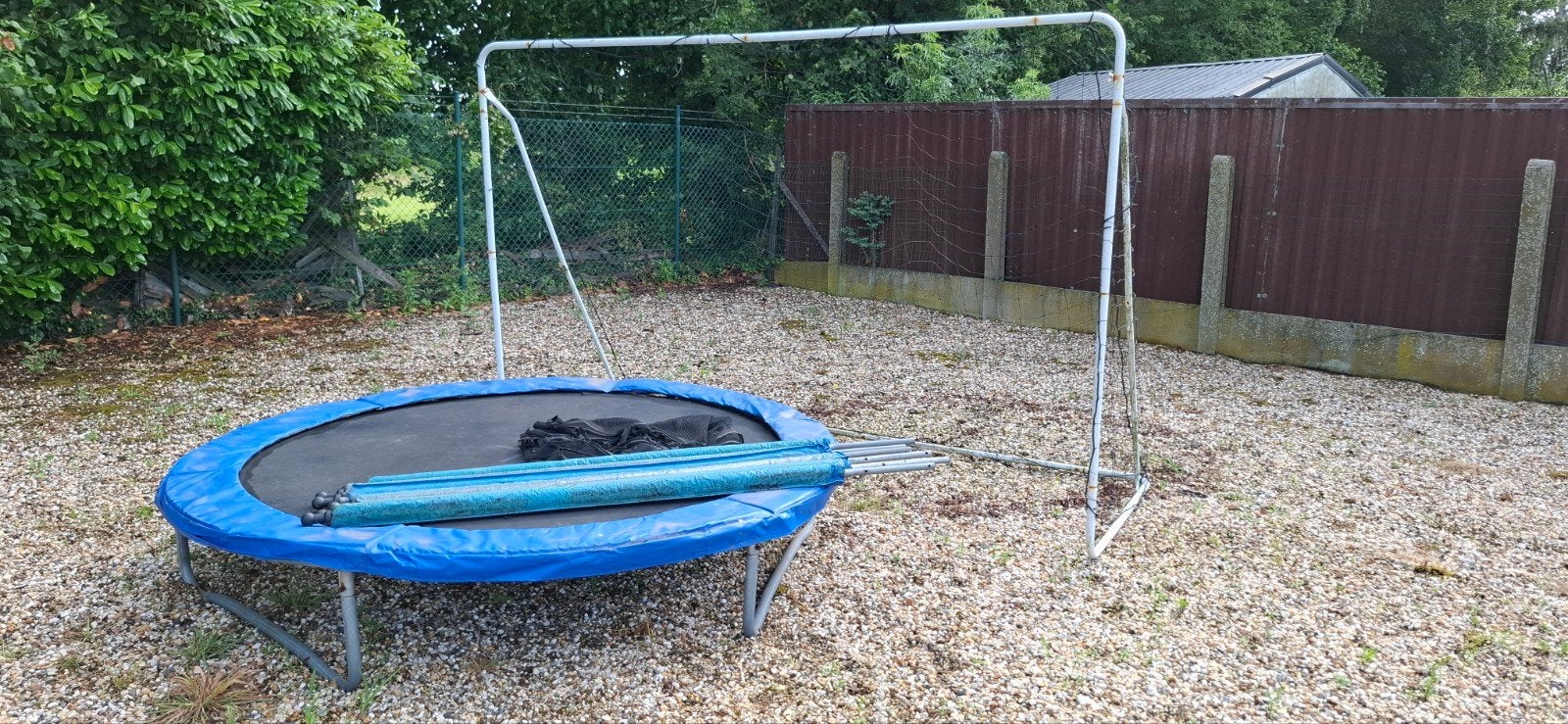 Trampoline met net , goal, Kinderen en Baby's, Speelgoed | Buiten | Trampolines, Ophalen