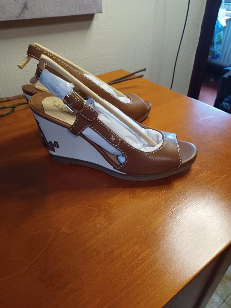 Gloednieuwe Lauren Ralph Lauren 'Roni'  Sandalen - Maat 39, Kleding | Dames, Schoenen, Bruin, Nieuw, Ralph Lauren, Sandalen of Muiltjes