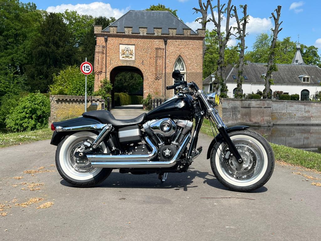 HD Fatbob 2010 in sublieme staat weinig km’s org NL bike, Motoren, 2 cilinders, Occasion, Motorrijbewijs A, Particulier