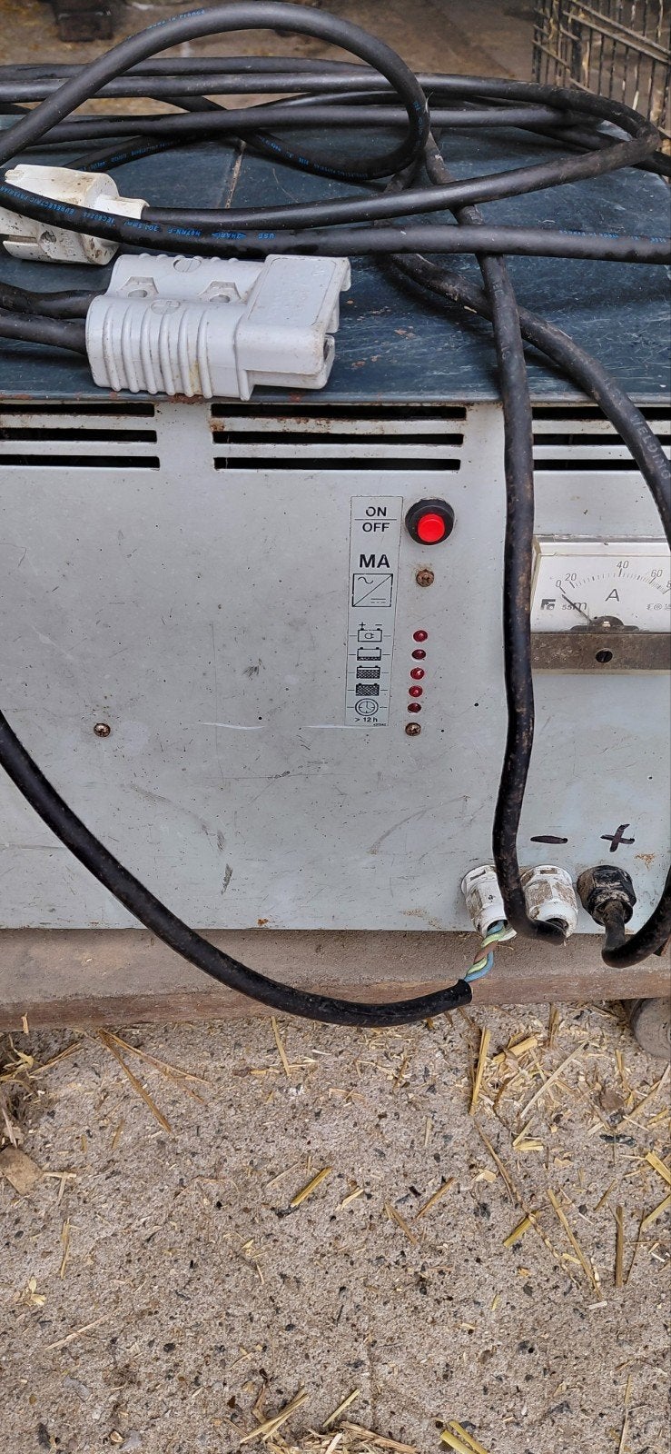 Elektrische heftruck oplader, Hobby en Vrije tijd, Elektronica-componenten, Ophalen
