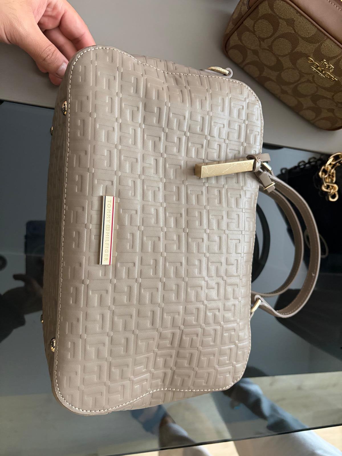Sac tommy femme, Handtassen en Accessoires, Ophalen of Verzenden, Zo goed als nieuw