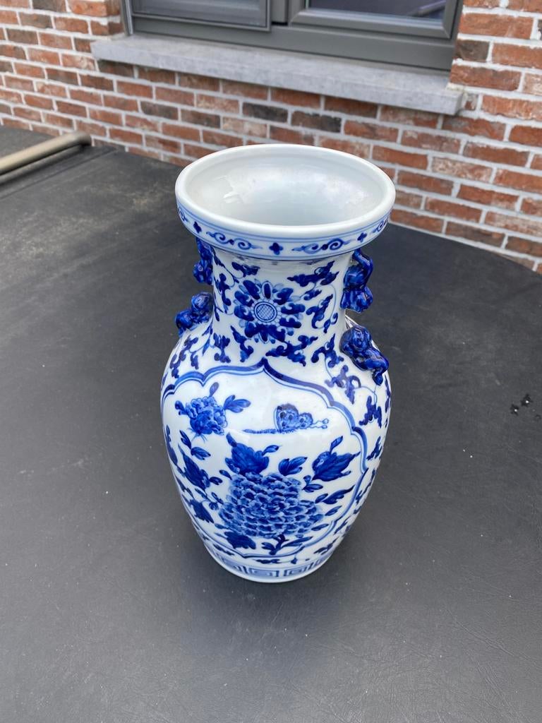 Vase en porcelaine chinoise, Enlèvement