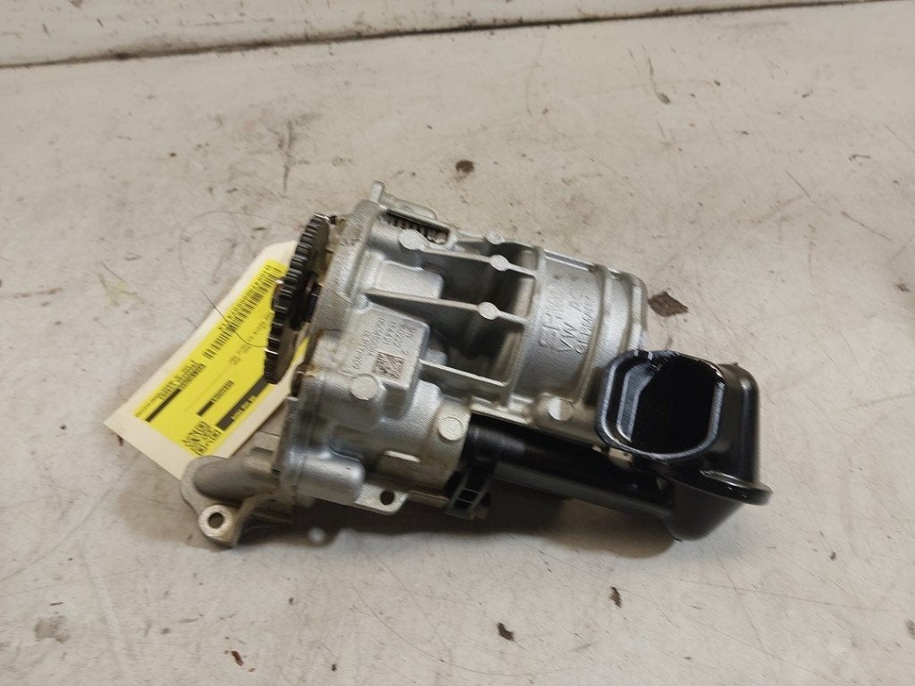 POMPE A HUILE Skoda Kamiq (01-2019/-) (|05C145208A|), Utilisé, Info@skoda-auto.de, Skoda, Max-Planck-Straße  3-5
64331  Weiterstadt, DE