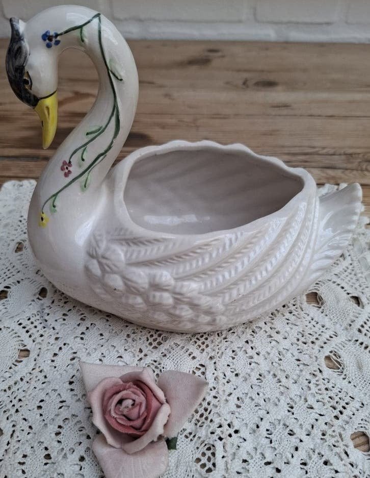Vintage beschilderde plantenbakje zwaan met bloemetjes, Antiek en Kunst, Ophalen of Verzenden