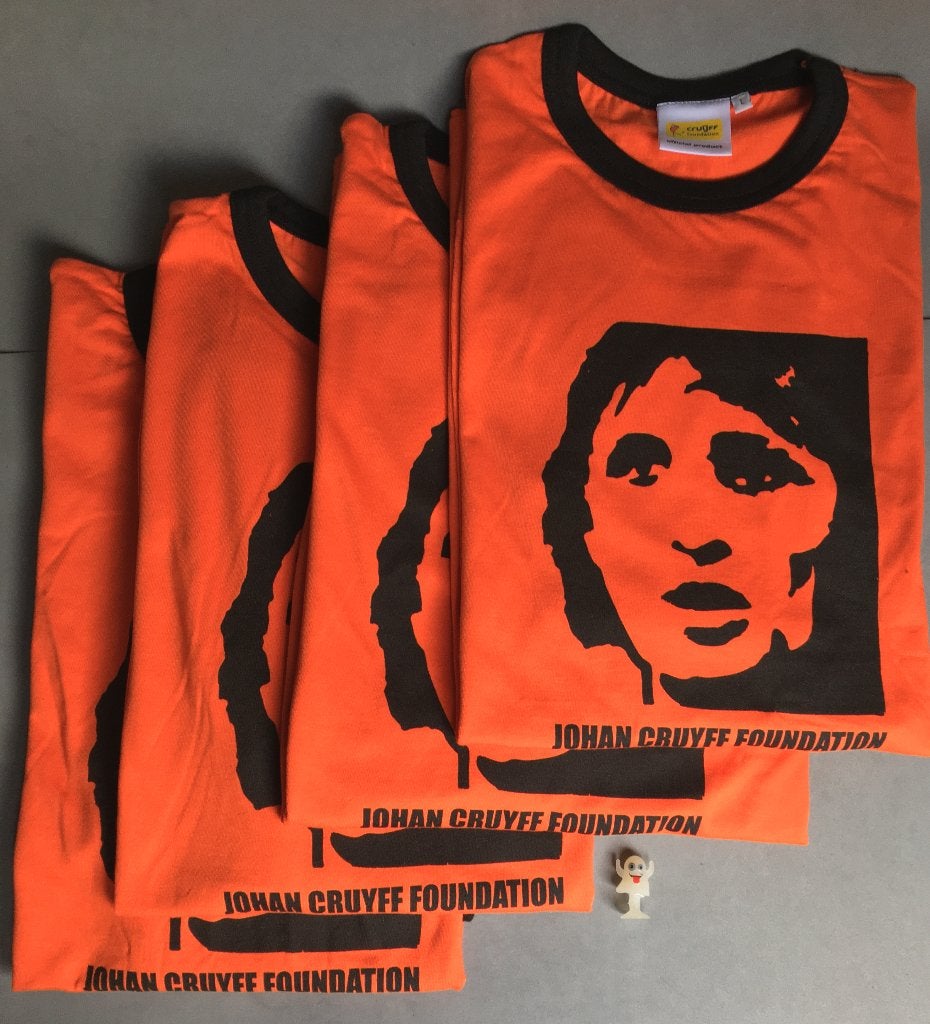 Johan Cruyff Foundation T-shirts (L), Vêtements | Hommes, Neuf, Taille 52/54 (L), Enlèvement, Cruyff Foundation