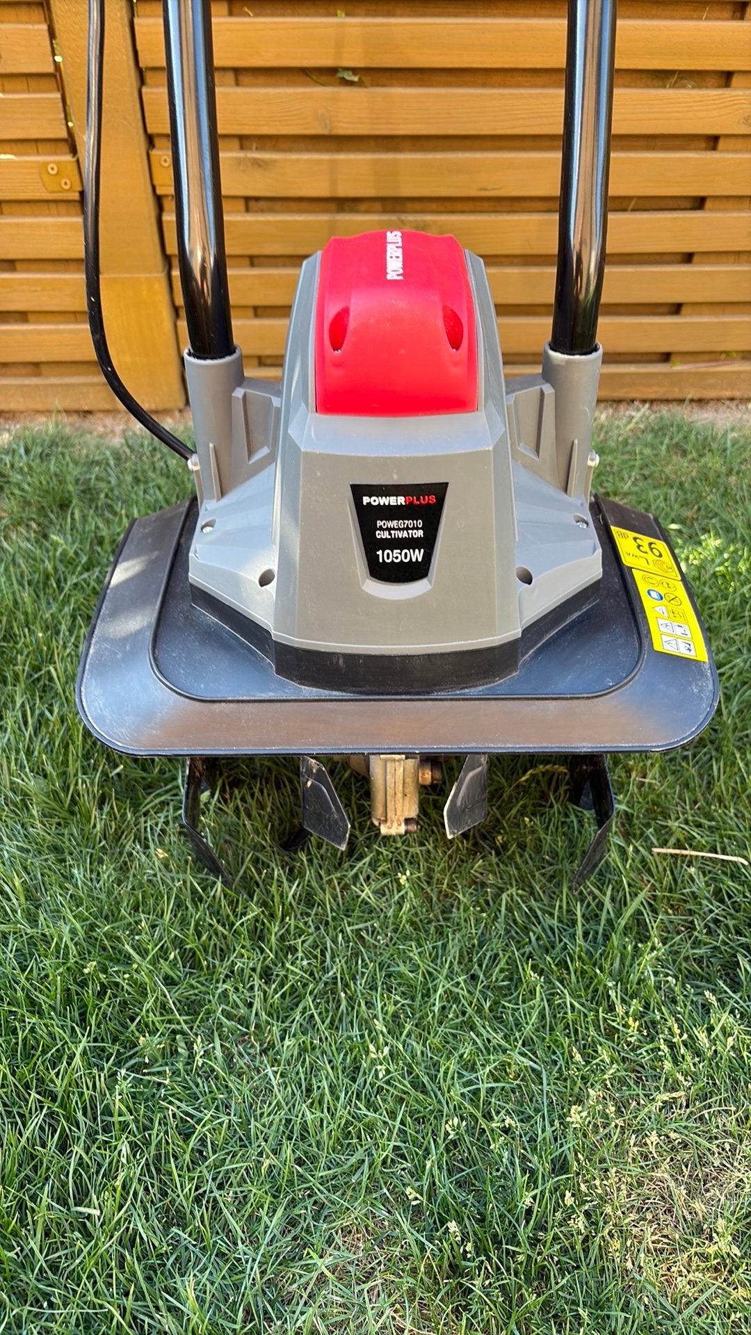 Tuinfrees grondfrees powerplus pPOWEG7010 Grondfrees 1050W, Doe-het-zelf en Bouw, Ophalen, Zo goed als nieuw, Tuinfrees