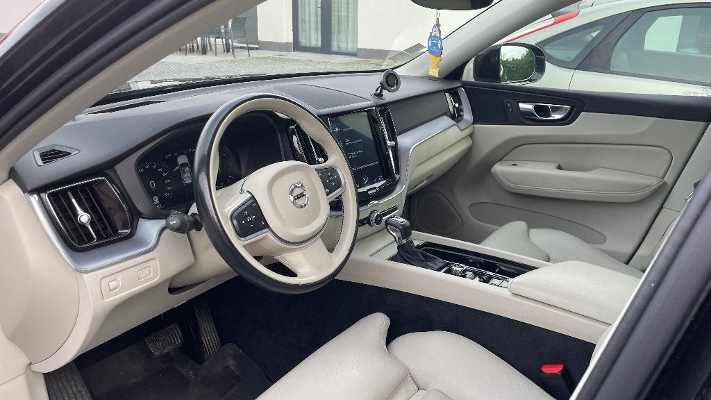 Volvo XC60 D4 Momentum Pro / Full Opt. / Nappa Leder, Automaat, Dealer onderhouden, 4 cilinders, 1969 cc