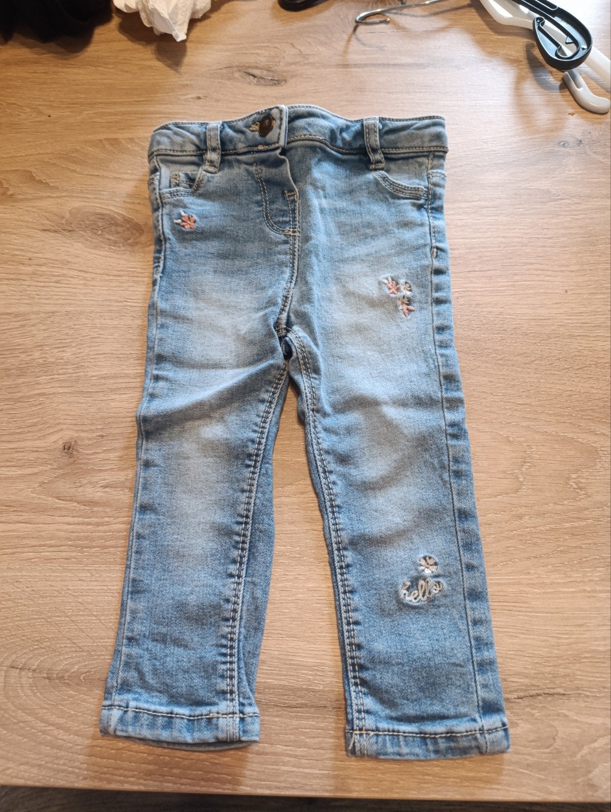 a vendre jeans pantalon 9m, Enfants & Bébés, Vêtements enfant | Taille 92, Enlèvement, Pantalon