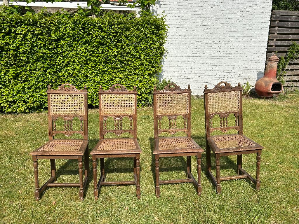 Stoelen antiek, Ophalen