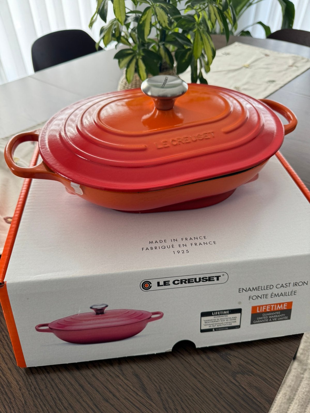 Le Creuset: Braad en Stoofpan - Wit / Oranje - Nieuw / Spot, Enlèvement ou Envoi, Comme neuf, Sauteuse, Le Creuset