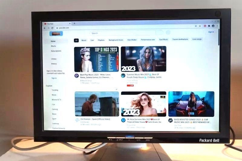 LCD-MONITOR Packard Bell Maestro + toetsenborden en muizen, Ophalen of Verzenden, DVI, Packard Bell