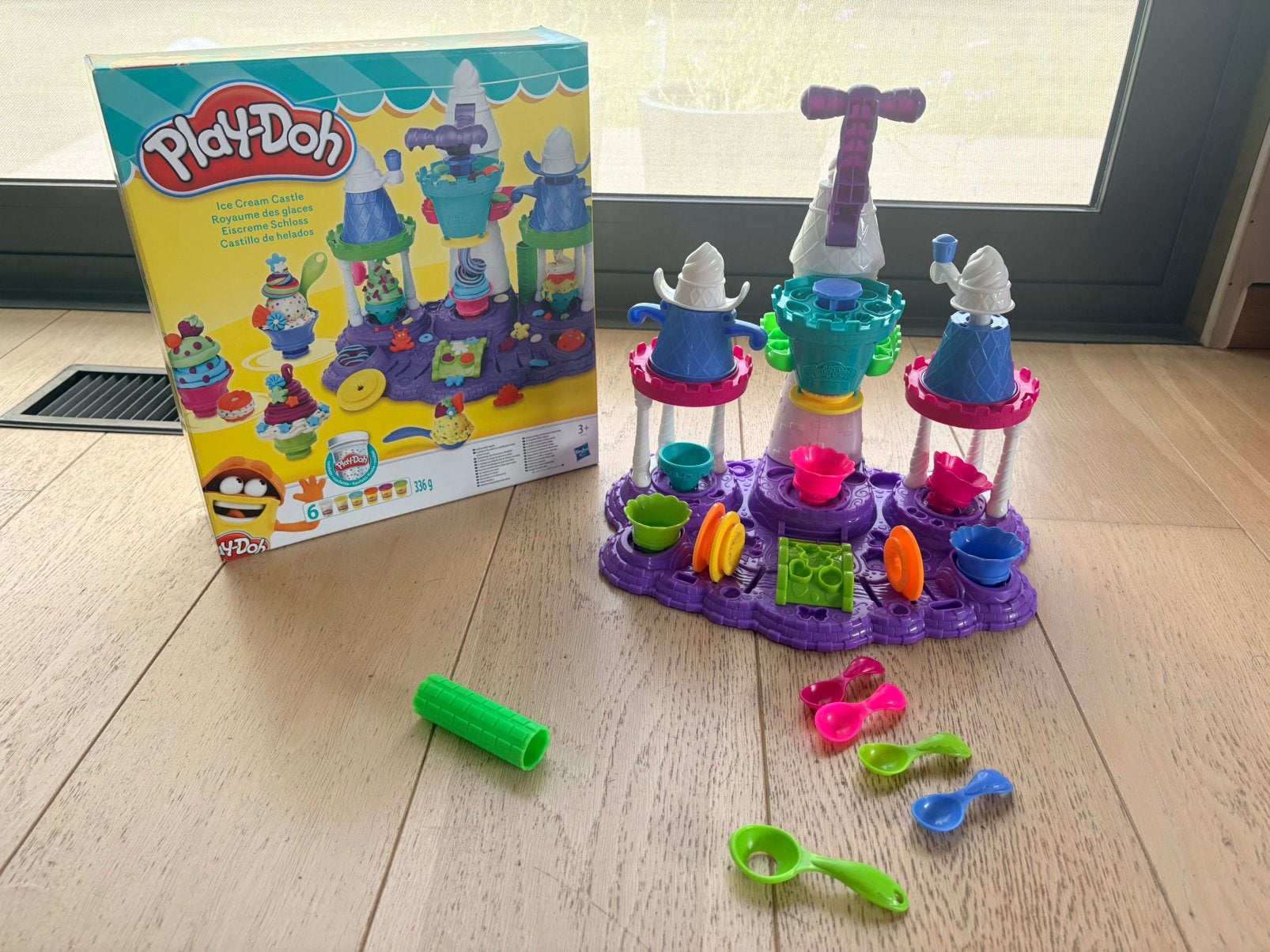 Play-doh ijscrème kasteel, Kinderen en Baby's, Ophalen, Zo goed als nieuw