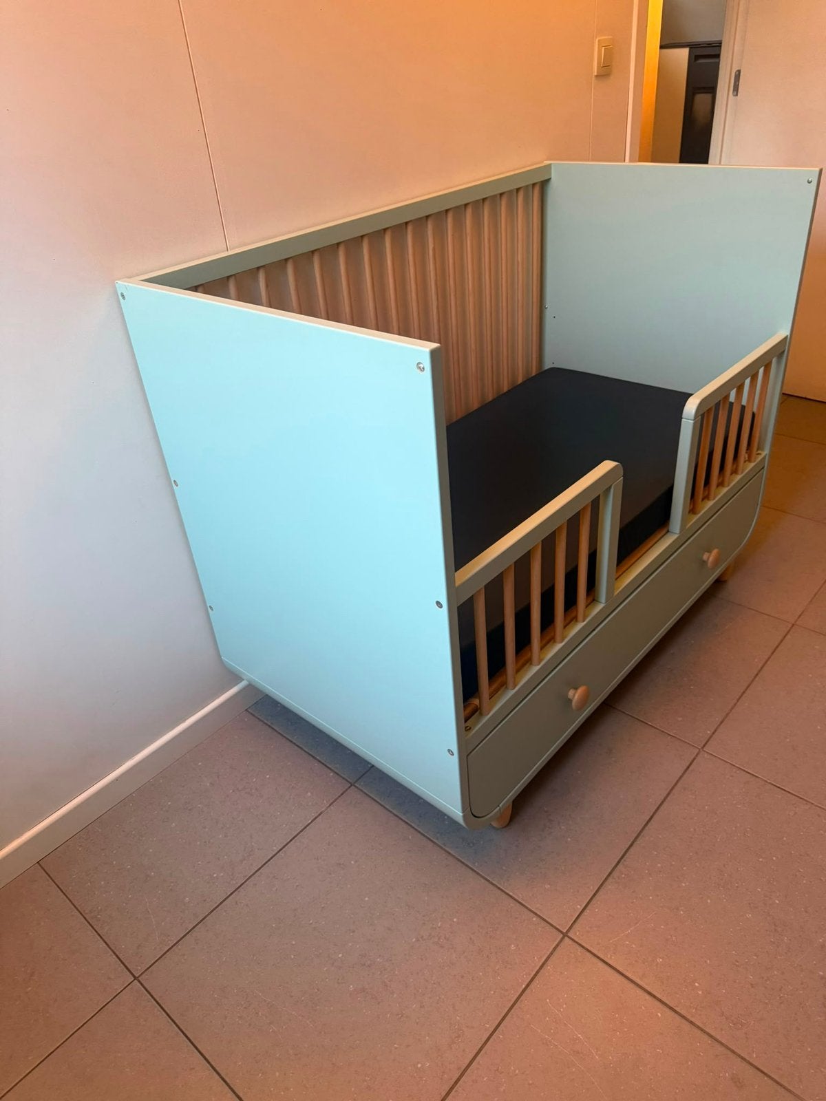 Baby- kinderbed, Kinderen en Baby's, Ophalen, Zo goed als nieuw
