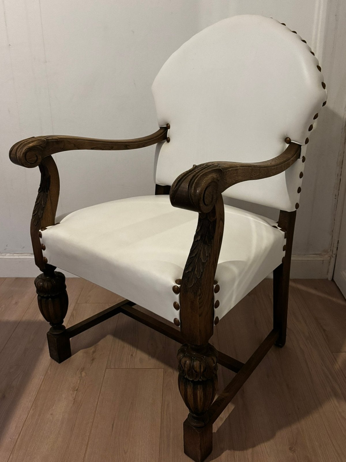 Chaise de designer italien, Enlèvement
