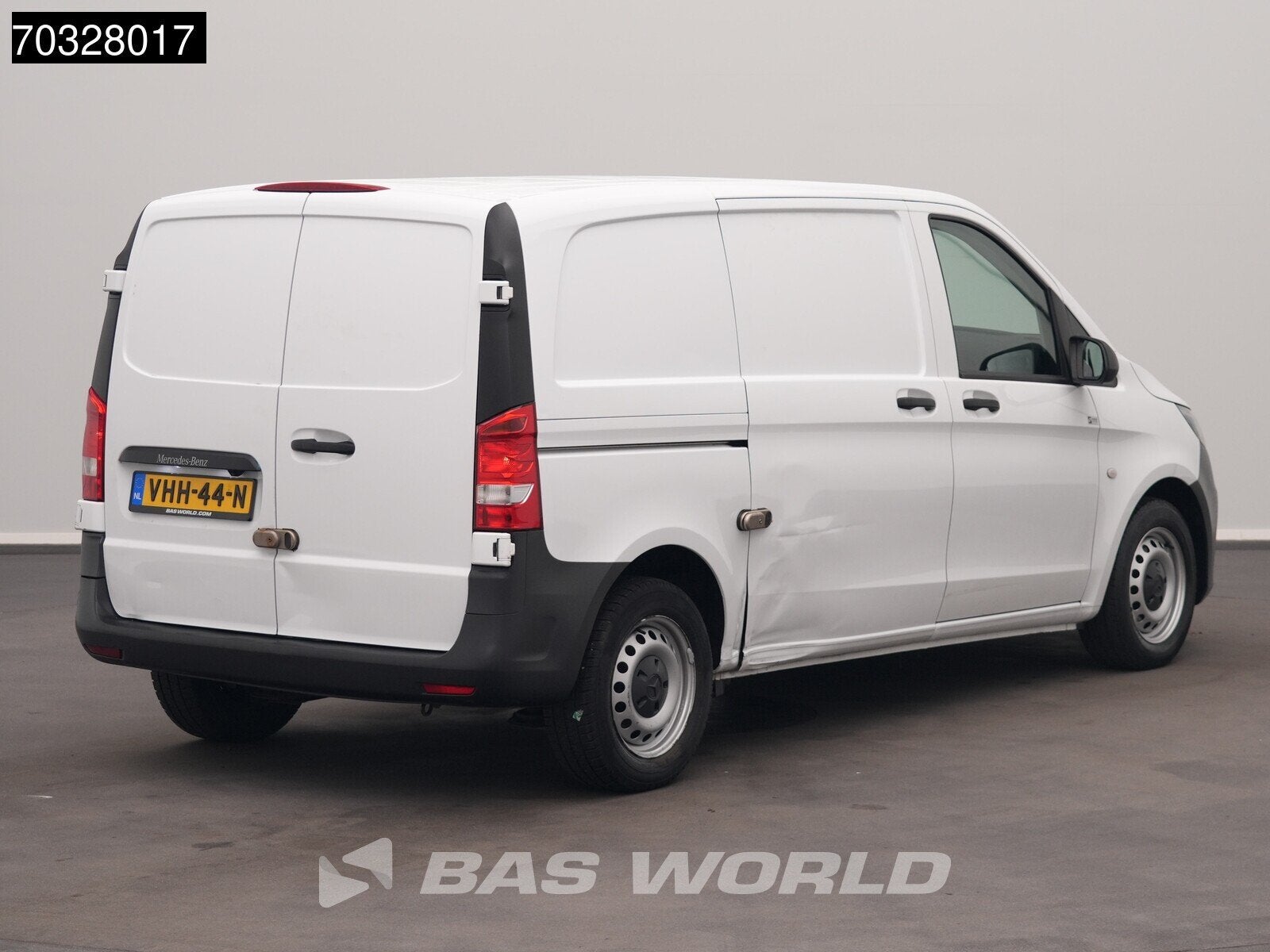 Mercedes Vito 110 L1H1 Navi Airco Cruise Camera Werkplaatsin, Autos, Camionnettes & Utilitaires, 75 kW, Achat, Entreprise, 2 places