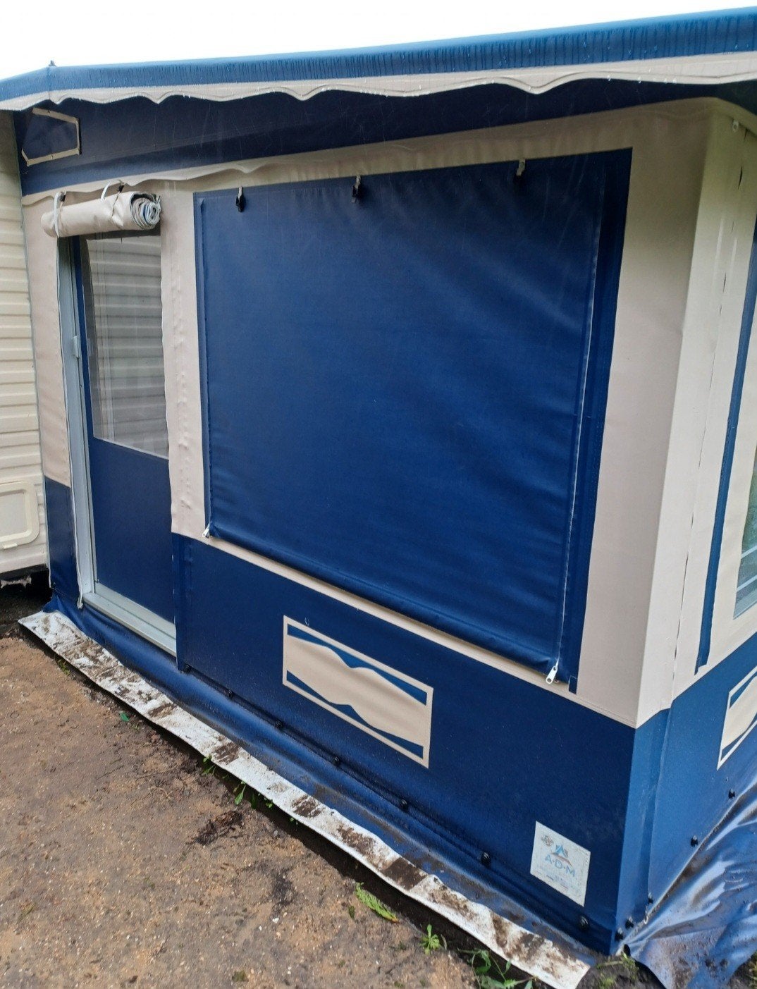 Caravane résidentielle à vendre et son magnifique auvent, Autres marques, Réchaud à gaz, Jusqu'à 6, Particulier