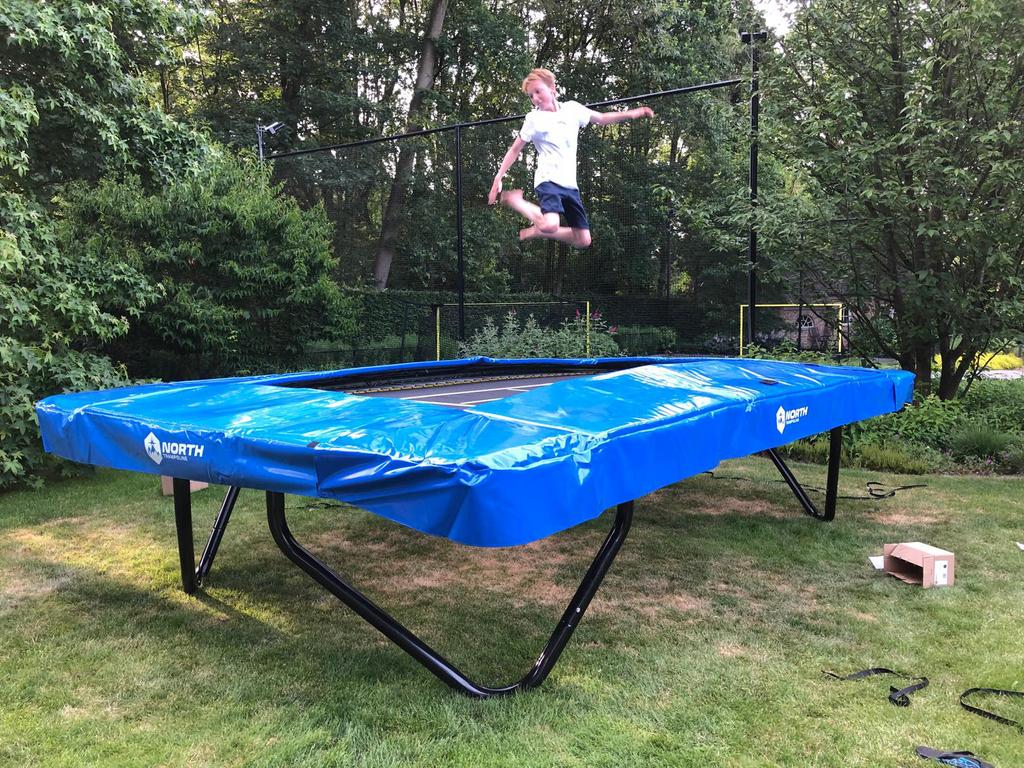 Trampoline North Athlete 5.48 x 3.38m - met nieuw frame pad, Kinderen en Baby's, Speelgoed | Buiten | Trampolines, Zo goed als nieuw
