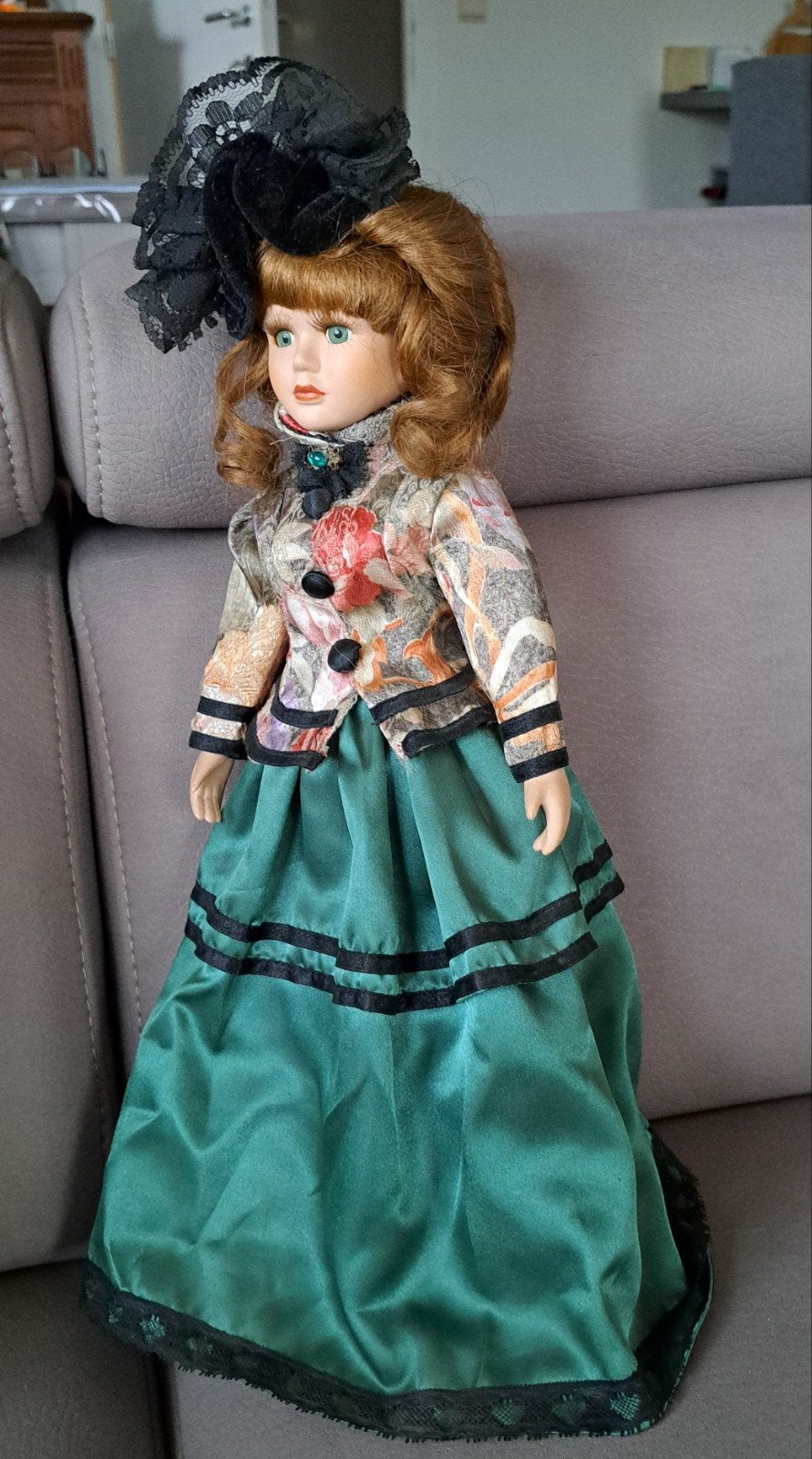 Prachtige porseleinen vintage verzamelpop (45cm), Ophalen of Verzenden, Zo goed als nieuw, Pop, Levensecht of Reborn