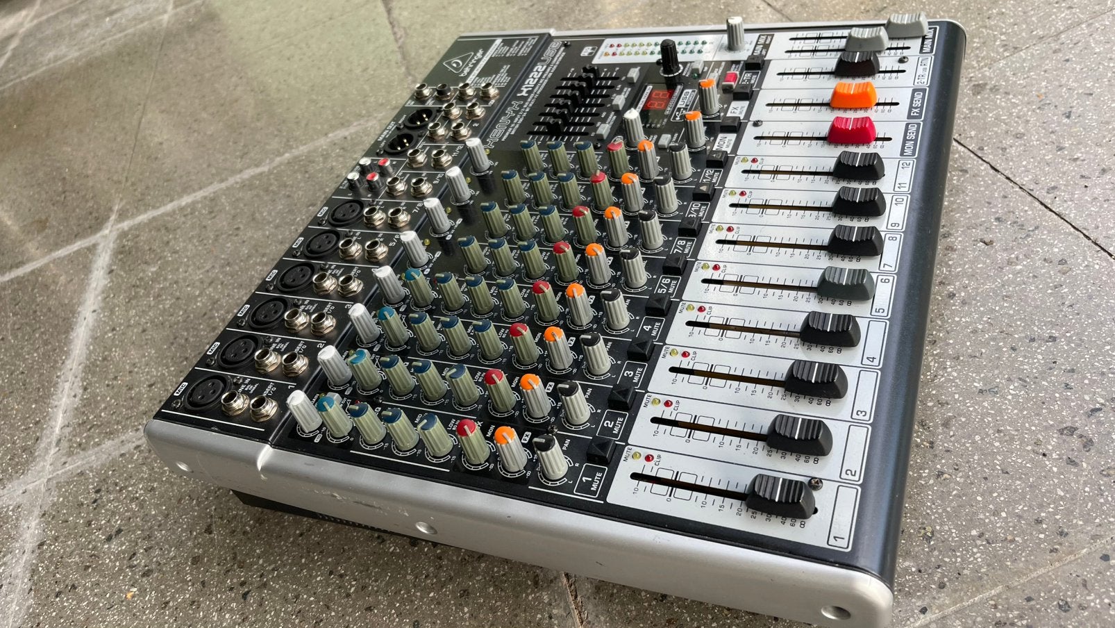 Behringer Xenix X1222USB Mengpaneel, Enlèvement ou Envoi, Comme neuf