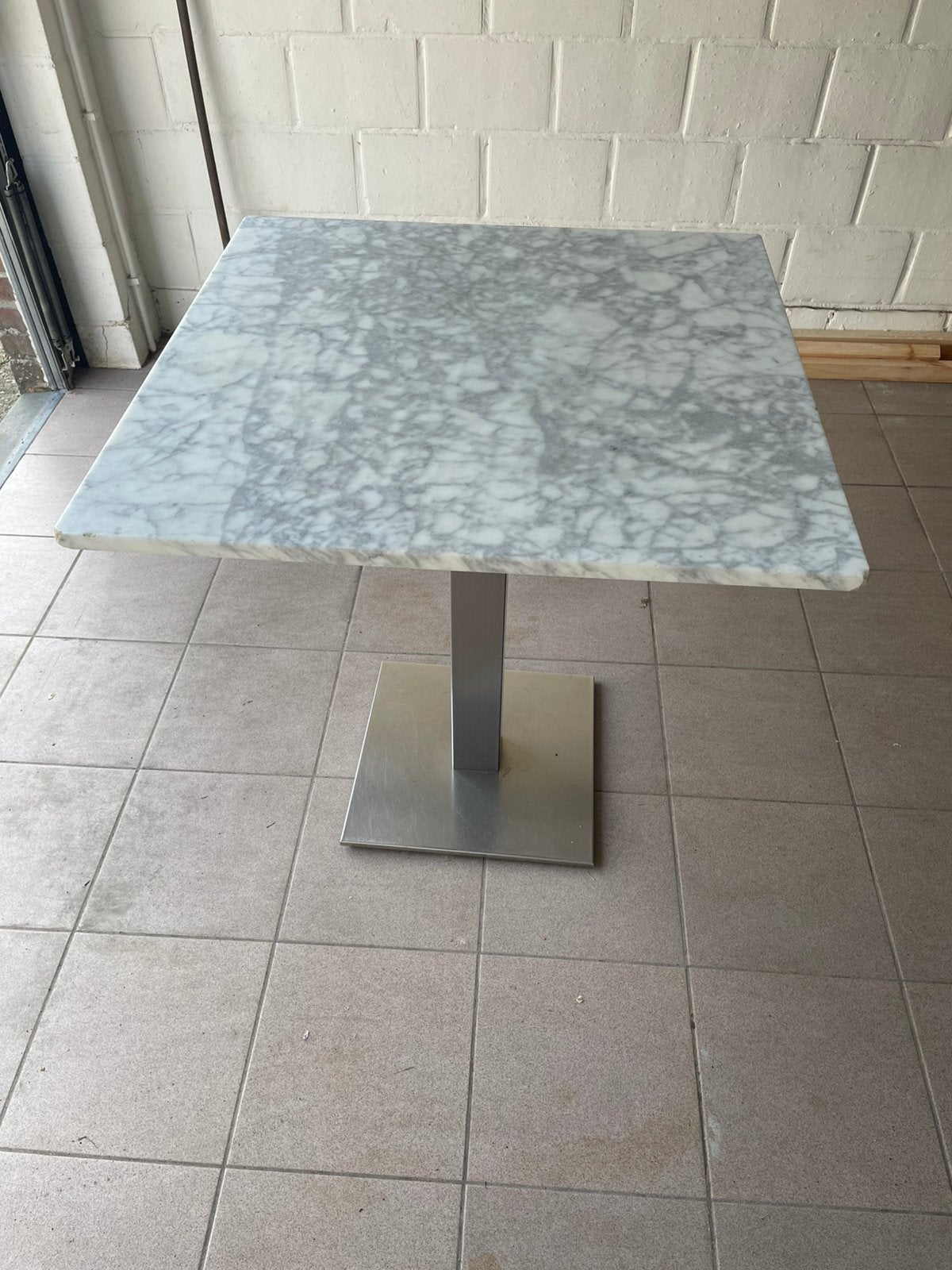 Wit marmeren tafel, Ophalen, Zo goed als nieuw