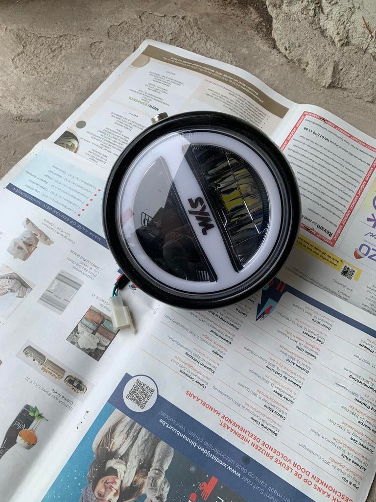 Sym xpro koplamp led 50 cc nieuw model, Fietsen en Brommers, Brommeronderdelen | Algemeen, Ophalen, Zo goed als nieuw, Koplamp