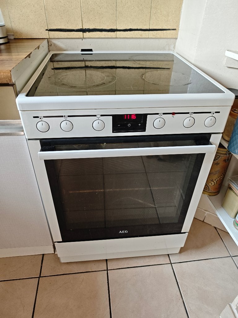 Elektrische fornuis AEG, Ophalen, Warmhoudplaat, 4 kookzones, Zo goed als nieuw