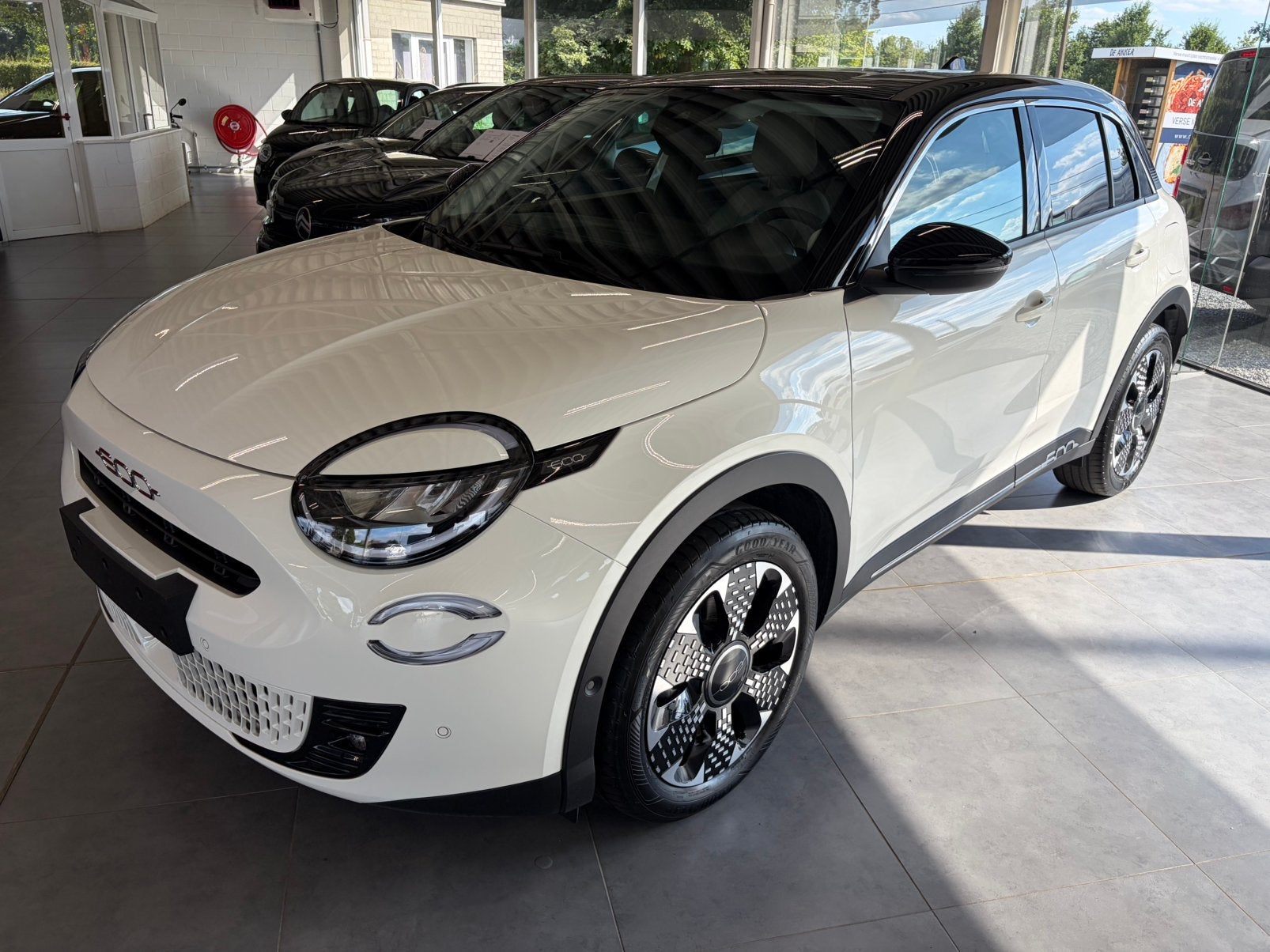 Fiat 600 1.2 Hybrid 110pk La Prima Automaat, Auto's, 1199 cc, 109 g/km, Wit, Leder