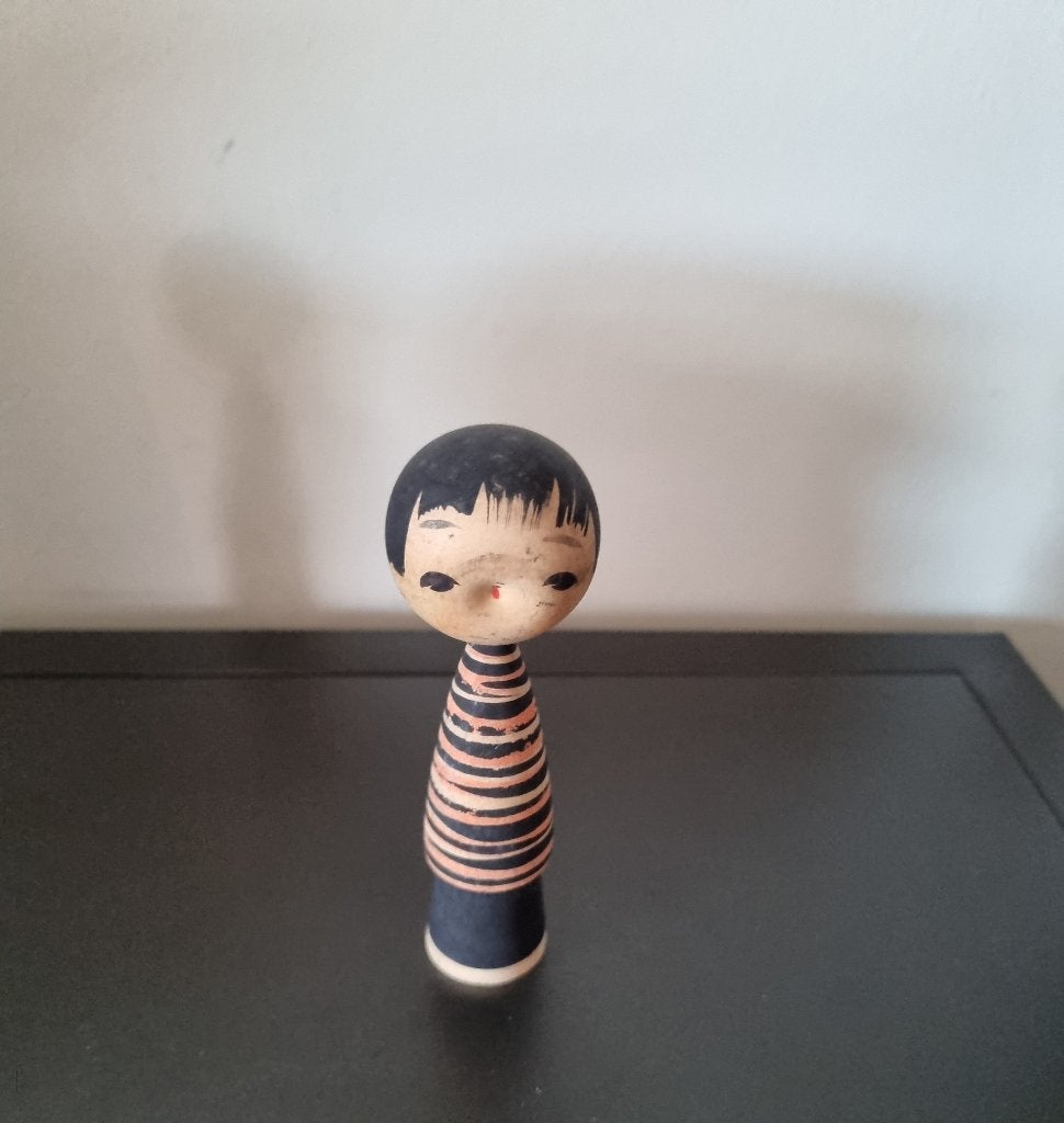 Moderne Negai Kokeshi van Akira Yoshine, Antiek en Kunst, Kunst | Niet-Westerse kunst, Pop, Japan, Hout, Meerkleurig, Gemerkt
