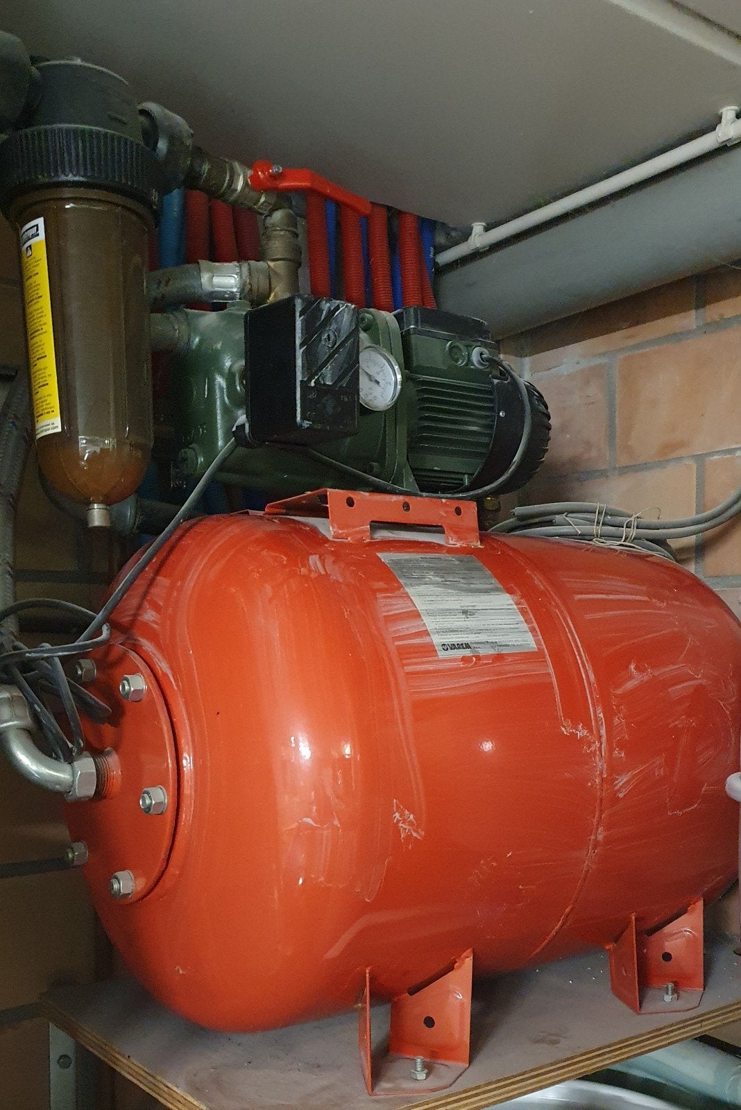 regenwaterpomp + vat, Ophalen