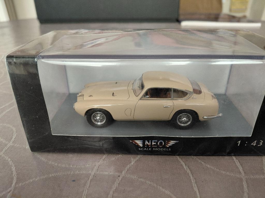 Neo Modèle 45590 Pegaso Z 102 Berlinetta Touring 1953 1:43, Hobby & Loisirs créatifs, Voitures miniatures | 1:43, Comme neuf, Voiture