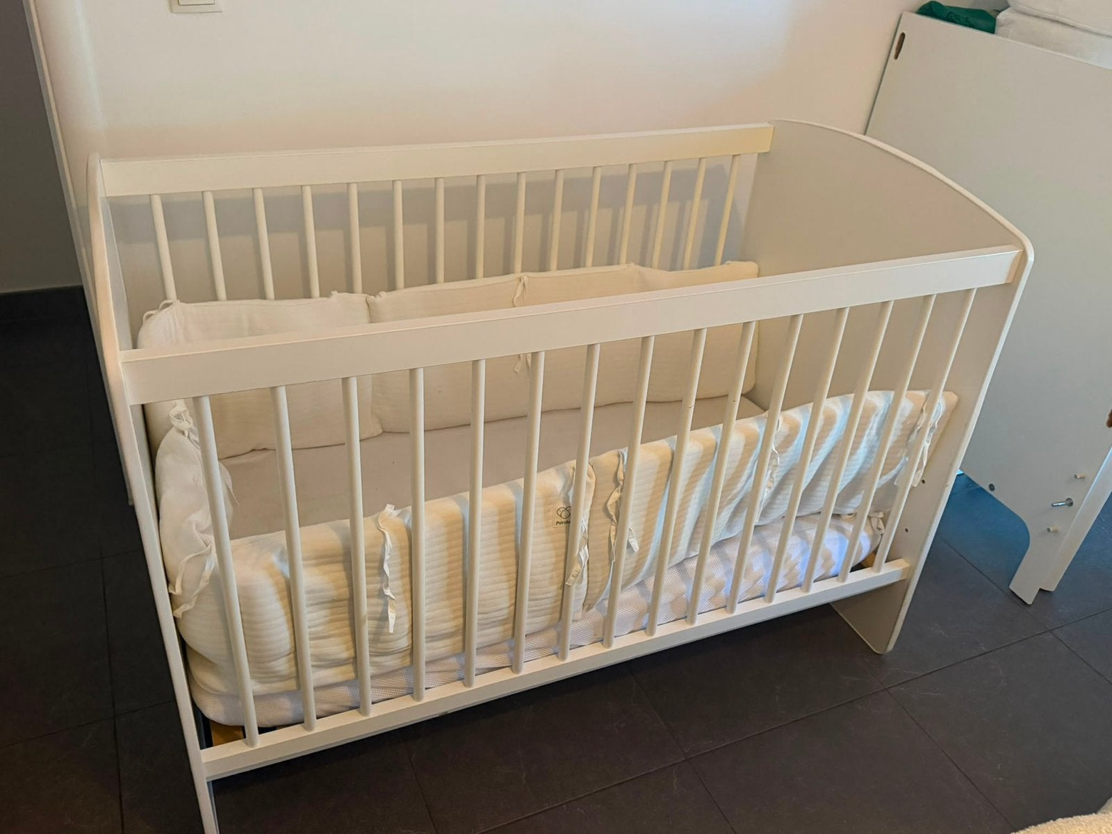 Baby bedje met matras, Kinderen en Baby's, Ophalen, Gebruikt, Lattenbodem