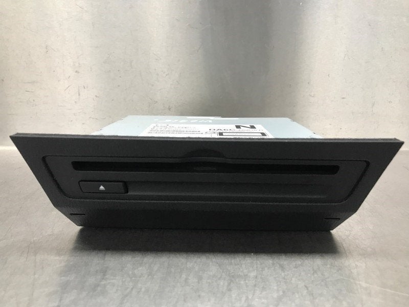 CD SPELER Mazda 2 (DJ / DL) (01-2014/02-2018) (|DA6C669G0D|), Gebruikt, Mazda